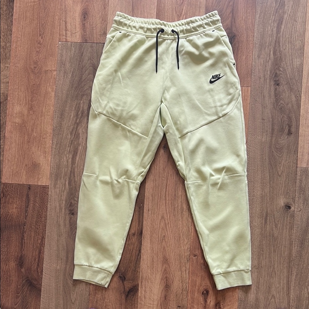 Nike tech fleece Lime Green standard Fit Joggers